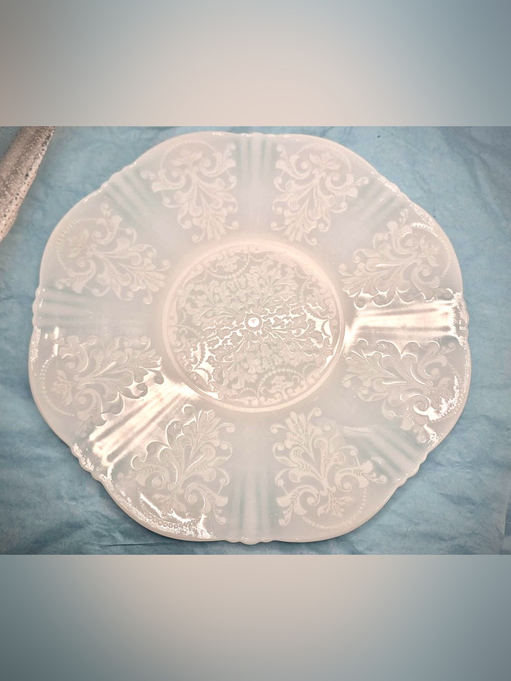Opalescent Depression Milk Glass Platter Macbeth-Evans American Sweetheart Monax